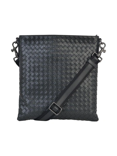 Bottega Veneta Intrecciato Messenger Bag In Black