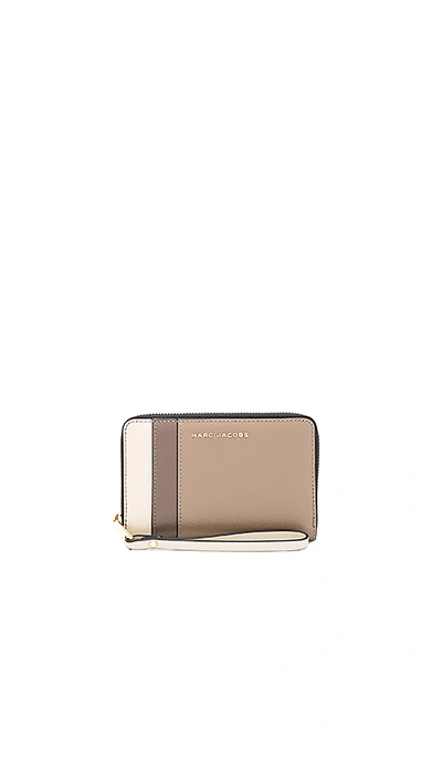 Marc Jacobs Saffiano Colourblock Zip Phone Wristlet In Taupe. In French Grey Multi/gold