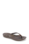 Fitflop Iqushion Ombre Sparkle Flip Flop In Chocolate Brown Rubber