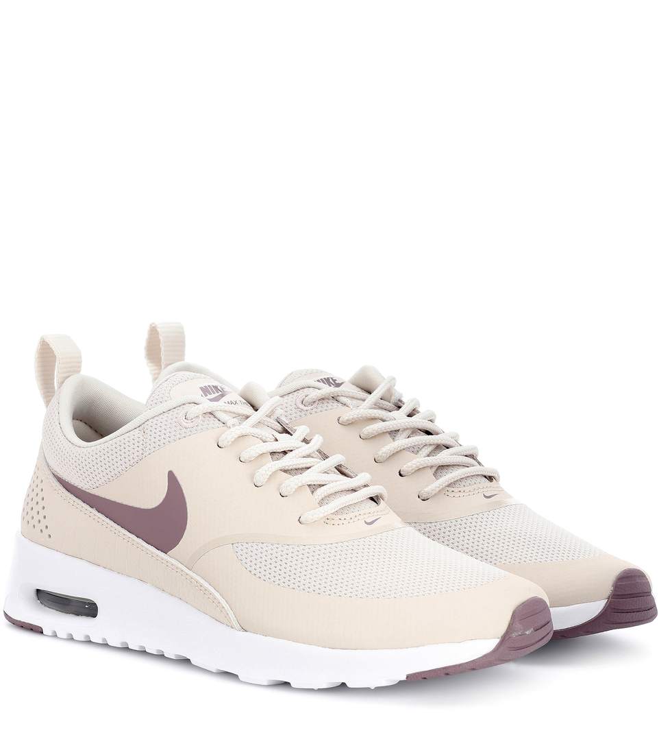 Amazon Com Nike Women S Presto Fly Sand White Running Shoe