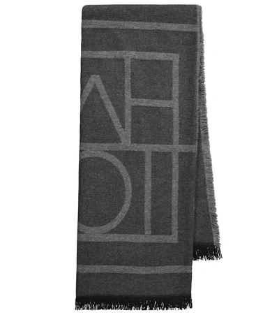 Totême Logo Wool And Cashmere Scarf In 395