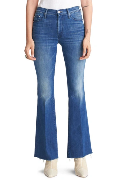 Mother The Weekend Fray Hem Bootcut Jeans In Squeeze It