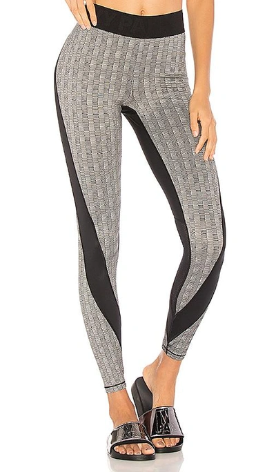 Ivy Park Legging In Gray