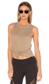 Alo Yoga Heat Wave Tank In Gravel