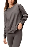 Good American Long Sleeve Crewneck T-shirt In Shadow001