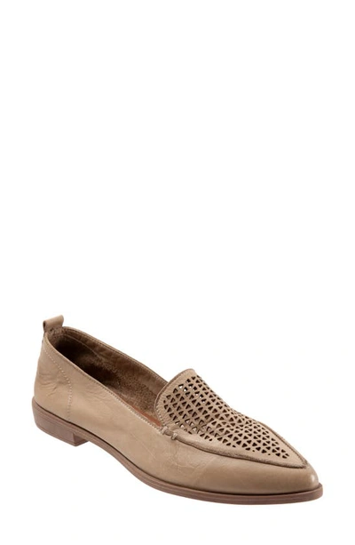 Bueno Blazey Pointed Toe Flat In Grey