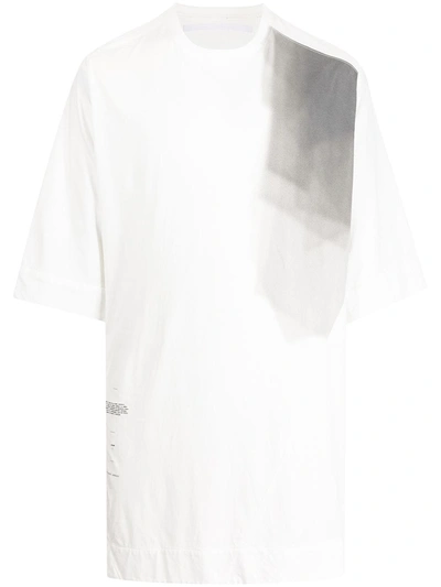 Julius Slit Printed Long-line T-shirt In Weiss