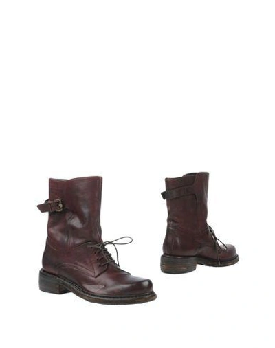 Strategia Ankle Boots In Maroon