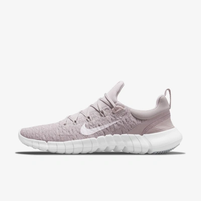 Nike Women's Free Run 5.0 Knit Low Top Sneakers In Platinum Violet/ White
