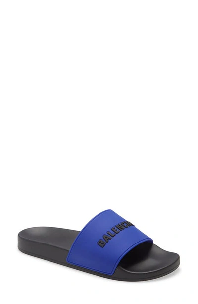 Balenciaga Bicolor Rubber Slide Sandals With Logo In Blu