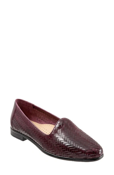 Trotters Liz    Womens Woven Flat Smoking Loafers In Burgundy