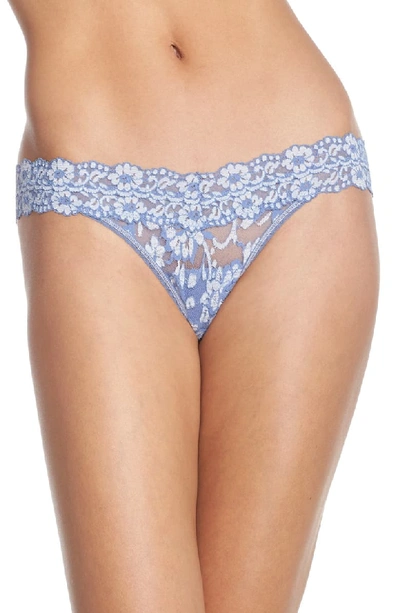 Hanky Panky Cross-dyed Signature Lace Original-rise Thong In Chambray/ Ivory