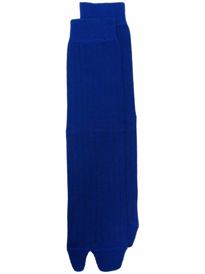 Maison Margiela Tabi Ribbed-knit Socks In Blue