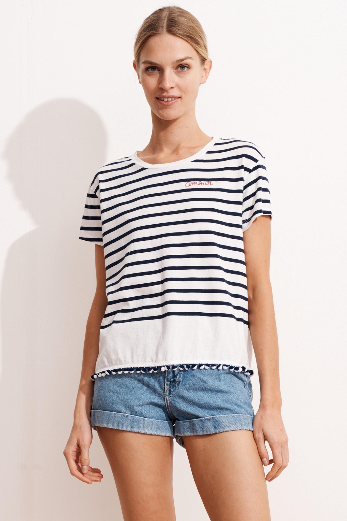 Sundry Amour Embroidered Loose Tee In White | ModeSens