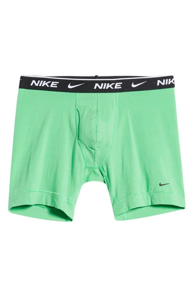 Nike Dri-fit Everyday Assorted 3-pack Performance Boxer Briefs In Swoosh/obsdn/ Grn Sprk