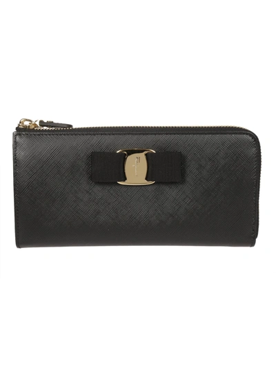 Ferragamo Vara Zip Around Wallet In Nero