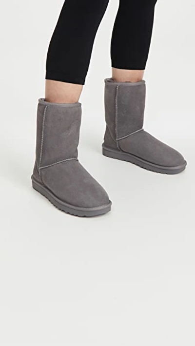 Ugg Classic Short Ii Stivali In Grey