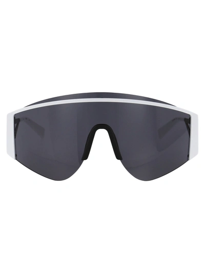 Gcds Gd0003 Sunglasses In 24a White