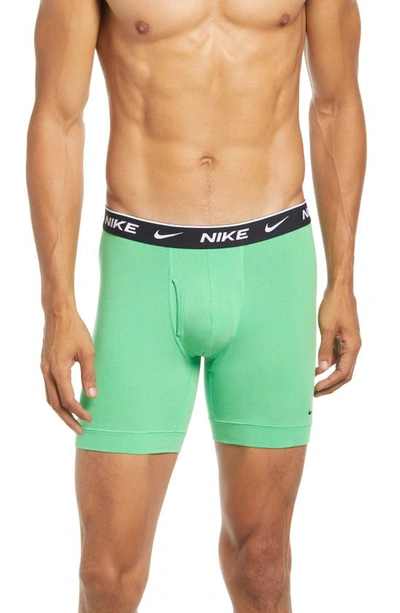 Nike Dri-fit Everyday Assorted 3-pack Performance Boxer Briefs In Swoosh/ Obsidian/ Green Spark