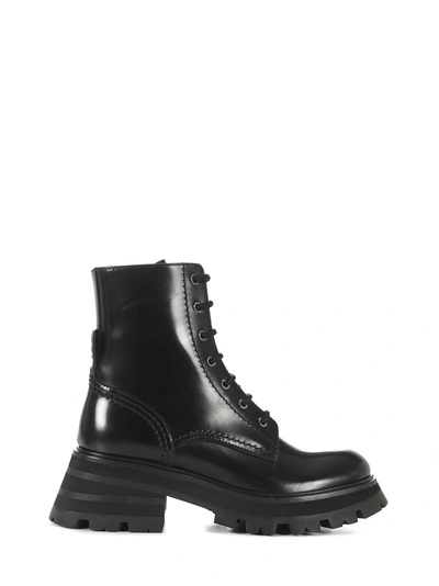 Alexander Mcqueen Wander Boots In Black