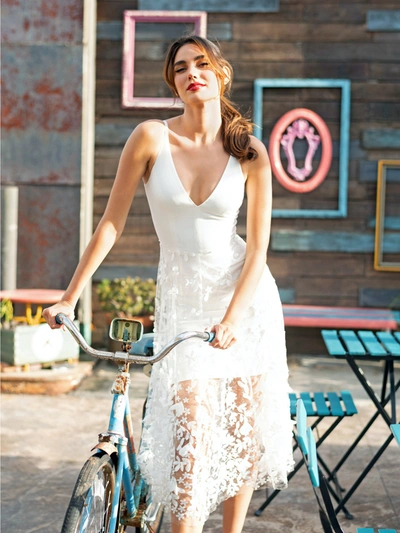 Dress The Population Plunging Darleen Neck Fit & Flare Dress In White
