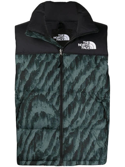 The North Face 1996 Retro Nuptse 马甲 In Balsam Green Wood/tiger Print