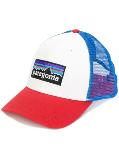 Patagonia P-6 Logo Trucker Hat - White In Multicolour