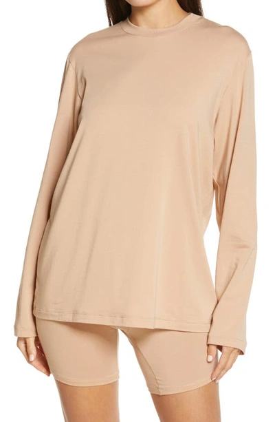 Skims Boyfriend Long Sleeve T-shirt In Clay