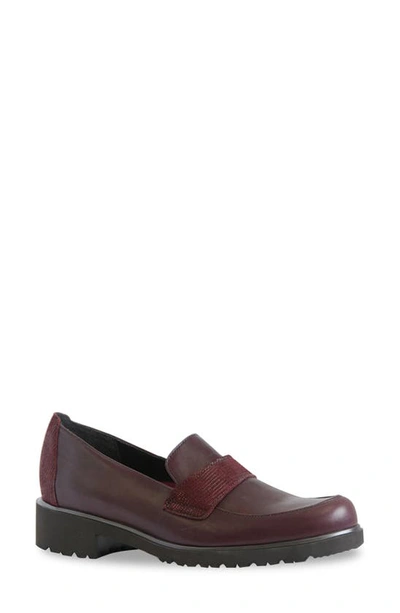 Munro Geena Loafer In Wine Leather
