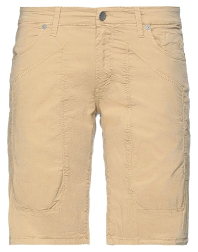 Jeckerson Man Shorts & Bermuda Shorts Beige Size 28 Cotton, Elastane