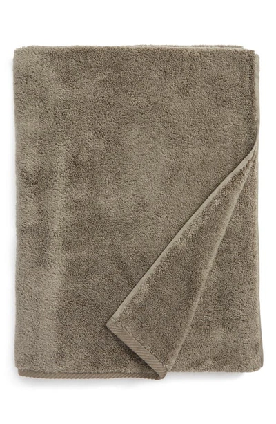 Matouk Milagro Bath Towel In Bahama Blue