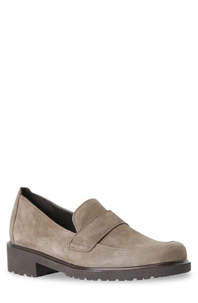 Munro Geena Loafer In Taupe Suede
