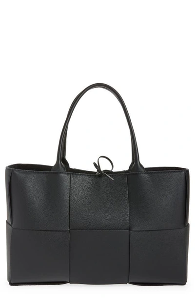 Bottega Veneta Large Arco Intrecciato Leather Tote In Black-gold