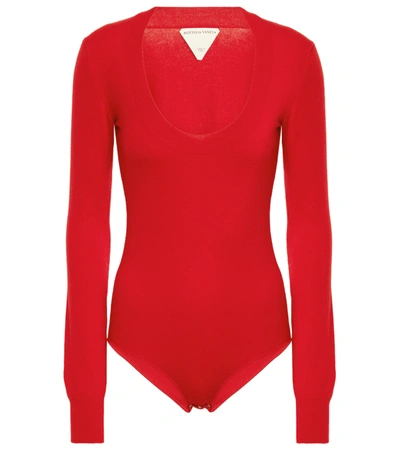 Bottega Veneta Scoop-neck Long-sleeved Bodysuit In Red