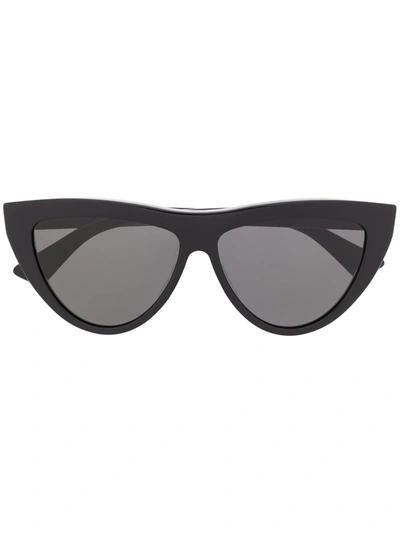 Bottega Veneta Cat-eye Frame Logo Sunglasses In Black