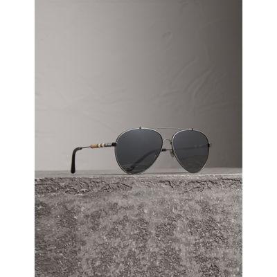 check detail pilot sunglasses