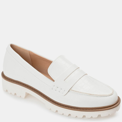 Journee Collection Kenly Flat In White