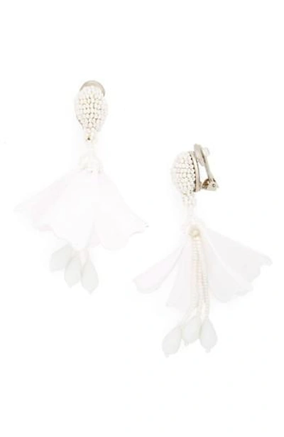 Oscar De La Renta Small Impatiens Flower Drop Clip Earrings In Pearl White