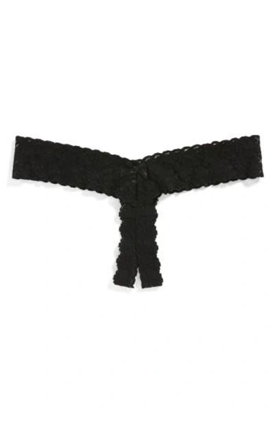 Hanky Panky 'signature Lace' Open Gusset Thong In Black