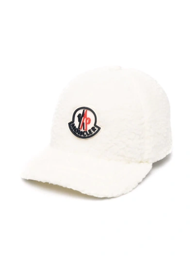 Moncler Embroidered Logo Shearling Baseball Cap In 白色