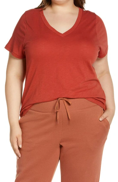 Madewell Whisper Cotton V-neck T-shirt In Dark Cinnabar