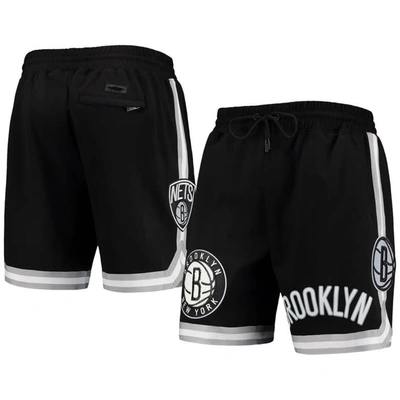 Pro Standard Men's Black Brooklyn Nets Chenille Shorts