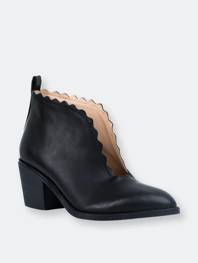 Gc Shoes Maris Cut-out Ankle Boot In Black