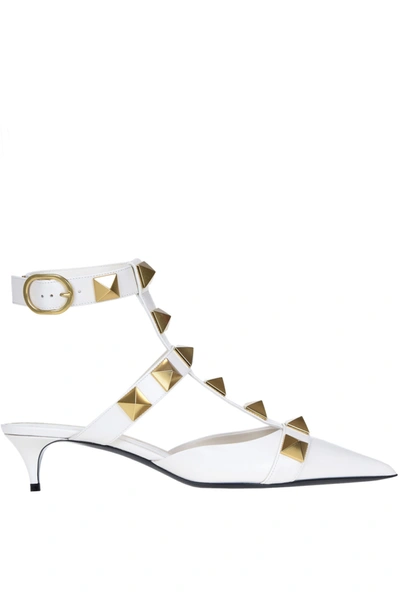 Valentino Garavani Roman Stud Leather Pumps In Ivory