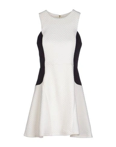 Line & Dot Short Dress In White