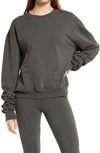 Good American Boyfriend Pullover Sweatshirt In Ink001
