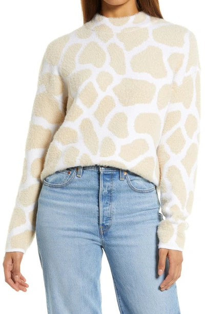 Caslonr Giraffe Pattern Jacquard Sweater In White- Beige Giraffe