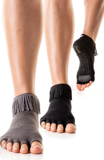 Arebesk Fringe Open Toe Socks In Black - Grey