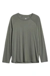 Alo Yoga Triumph Raglan Long Sleeve T-shirt In Dark Cactus