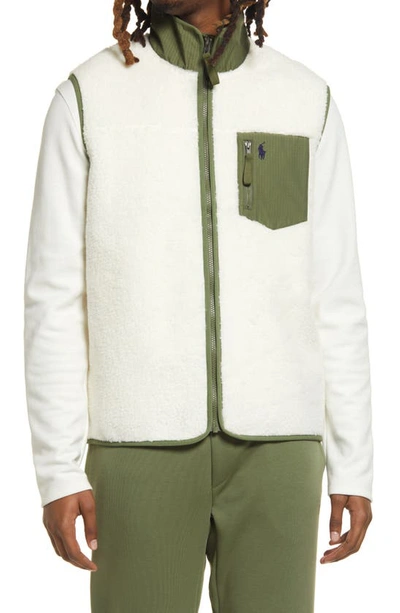 Polo Ralph Lauren Player Logo Sherpa Vest In Cream-white